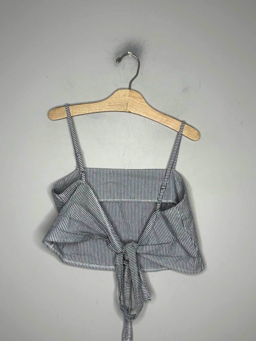 Brandy Melville White Blue stripe Tie Back Crop Top - Picture 7 of 7